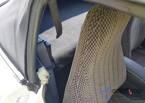 1999 Mazda Mx-5 Miata Leather Pkg/Popular Equipment Pkg/Sports Pkg/Touring Pkg z USA, uszkodzony, nr VIN JM1NB3535X0110704